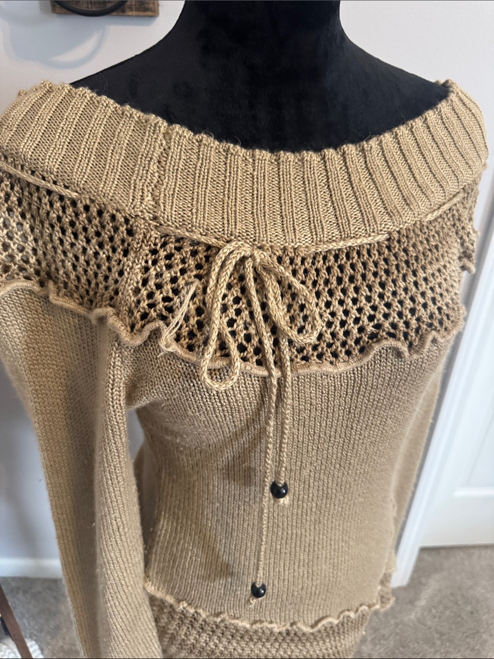 Boston Proper Camel Knit Off-the-Shoulder Lace-Trim Sweater - Picture 4 of 8